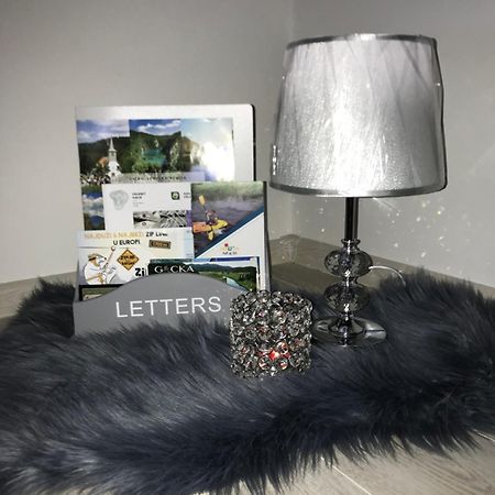 Apartman Kristina - Self Check In & Check Out โอโทชาส ภายนอก รูปภาพ