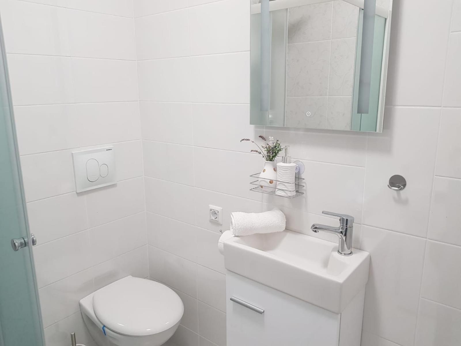 Apartman Kristina - Self Check In & Check Out โอโทชาส ภายนอก รูปภาพ