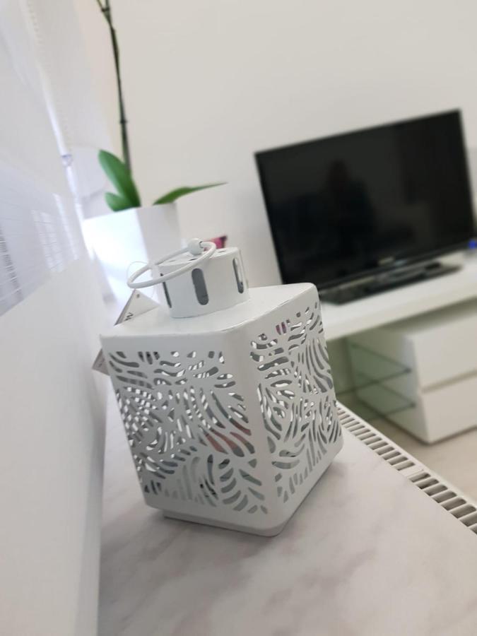 Apartman Kristina - Self Check In & Check Out โอโทชาส ภายนอก รูปภาพ